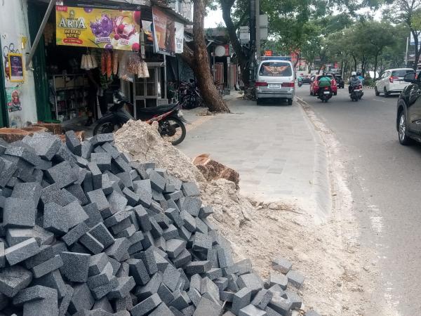 Polemik Revitalisasi Trotoar Rp7 Miliar di Ciater Tangsel, Pengamat: Ada Potensi Pelanggaran Hukum