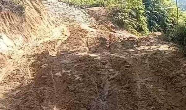Di Balik Sulitnya Akses, Ada Ketulusan Tim SPPG Cihara Mengantar Harapan ke Desa Terpencil Lebak
