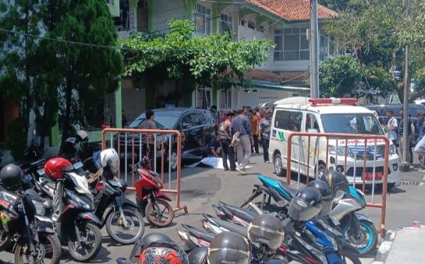 Mahasiswi UIN Solo Tewas Diduga Bunuh Diri Lompat dari Gedung, Polisi Olah TKP dari Gedung Lab