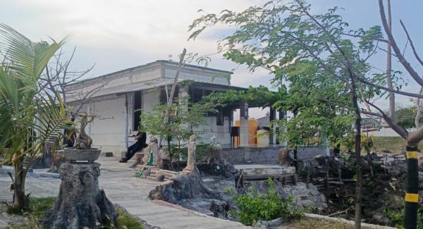 Keajaiban di Tengah Lumpur: Makam KH Anas Al Ayubi, Tempat Religi di Cekungan Lapindo