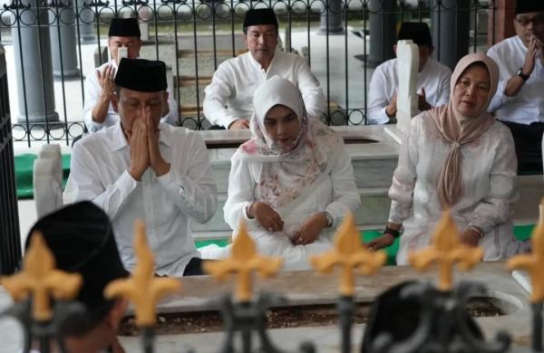Bupati Bojonegoro Pimpin Ziarah Leluhur di HJB ke-348, Ajak Warga Teladani Semangat Pendahulu