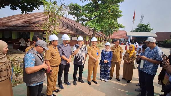 Kemendikdasmen Sebut Banyak Sekolah Rusak Tak Dapat Bantuan Gegara Data Dapodik Tak Sesuai Fakta