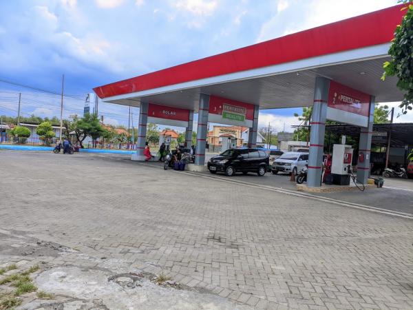 Pembacokan di SPBU Camplong Dini Hari Gegerkan Warga Sampang, Polisi Buru Pelaku Brutal