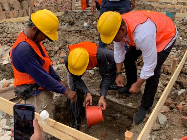 DPRD Jabar Tinjau Pembangunan Rumah Panggung di Karawang, Anggarkan Tambahan 50 Unit Tahun Depan