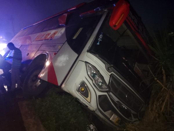 Cerita Bus AKAP Terperosok ke Parit di Jombang Versi Penumpang, Mengejutkan