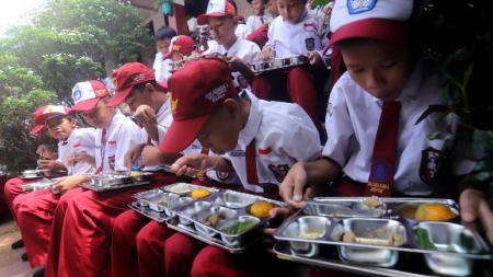 Survei Median Sebut 63,9 Persen Responden Puas dengan Program MBG