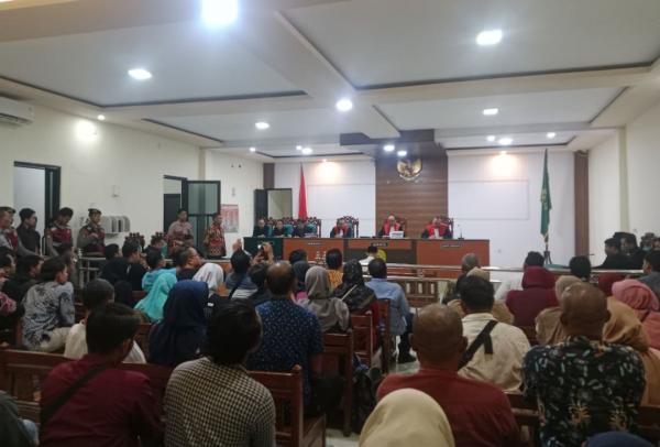 Sidang Vonis Pembunuhan Siswi SMA di Jombang Berakhir Ricuh, Tiga Terdakwa Banding