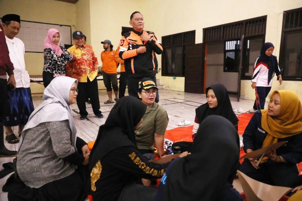 Tinjau Banjir di Genuk, Agustina Wilujeng Optimalkan Pompa dan Dirikan Dapur Umum