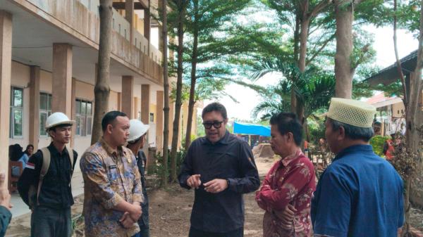 Ono Surono Sidak ke SMA 1 Bongas, Minta Masyarakat Kawal Pembangunan Sekolah