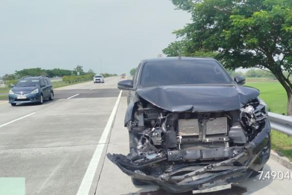 Kecelakan di Tol Jombang: Pasutri Apes Ditabrak Hilux dari Belakang Gegara Sopir Mengantuk