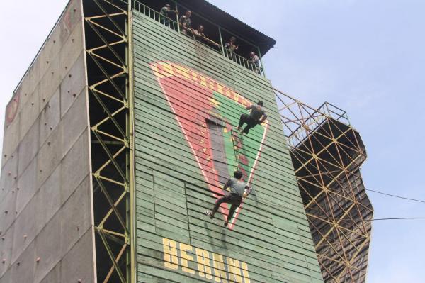 HUT ke-80 TNI, Kodim Blora Adu Semangat dan Kekompakan Bareng Wartawan Lewat Outbound Seru