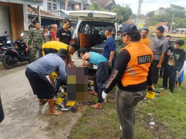 Mayat Pria Mengapung di Sungai Gempol Gegerkan Warga Parean Girang Indramayu
