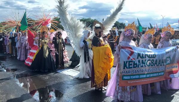 Hari Santri Nasional 2025, Ribuan Santri Ponpes Askhabul Kahfi Semarang Ikuti Kirab Kebangsaan