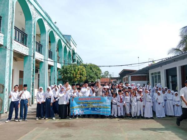 Polisi Indramayu Ajak Pelajar Tertib Berlalu Lintas dan Jauhi Kenakalan Remaja