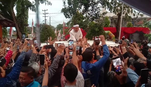 Meriah dan Haru! Dedi Mulyadi Disambut Emak-Emak, Pangandaran Dapat Kado Rp50 Miliar di Milangkala