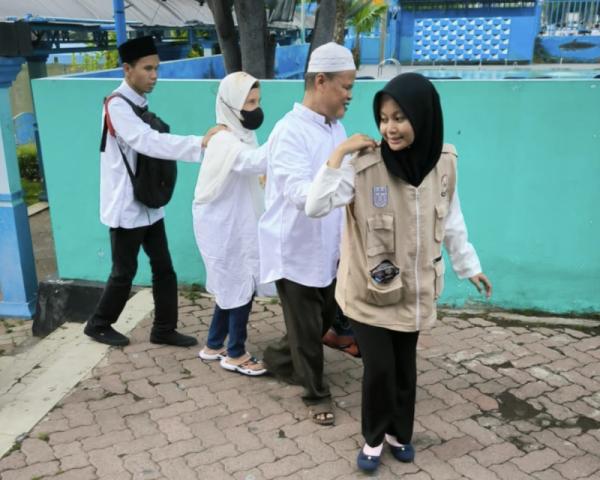 Tunanetra Mengaji di Monkasel Surabaya, Jadi Ajang Siswa Belajar Makna Ketulusan dari Kekurangan