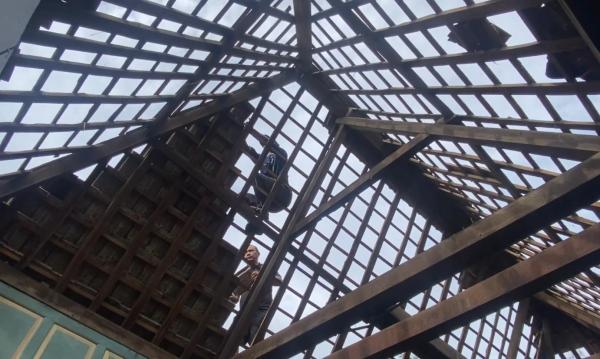 Rumah Warga di Ponorogo Rusak Parah Usai Tersambar Petir, Begini Kondisi Penghuni