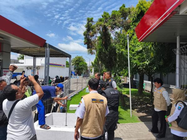 Polisi Sidak SPBU di Jombang! Buntut Banyak Motor Mogok Usai Isi Pertalite, Hasilnya Diluar Dugaan