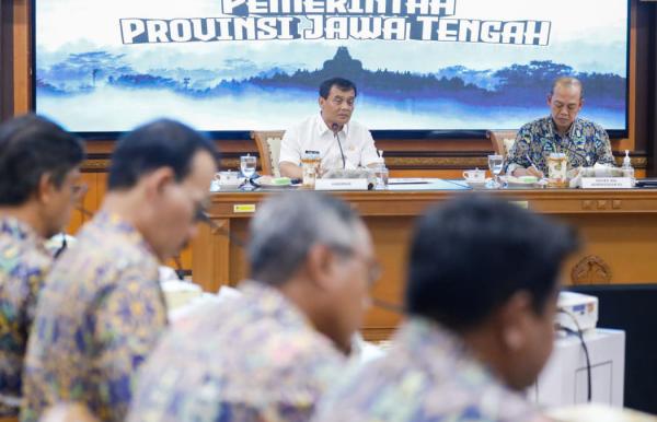 Sepekan Banjir Belum Surut, Ini Perintah Gubernur Jateng ke Wali Kota Semarang dan Bupati Demak