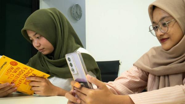 Remaja di Era Digital, Terhubung Tapi Kehilangan Jati Diri