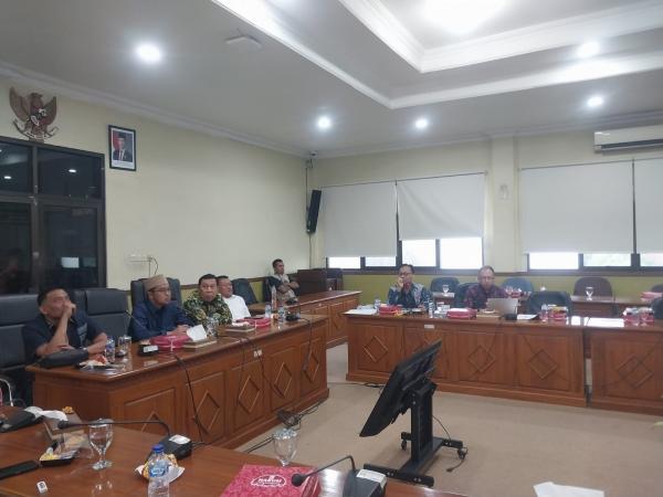 Polemik Tembok Pemisah Dua Perumahan: DPRD Panggil Ahli, Ini yang Dikatakan