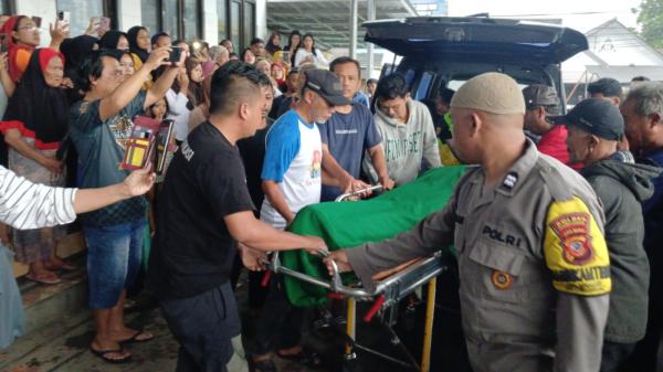 Tangis Pecah di Cieunteung, Jenazah Korban Penusukan Disambut Haru Keluarga dan Warga