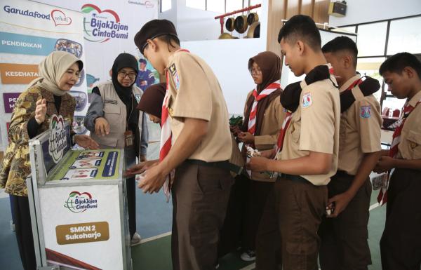 Keren Parah! Jajan Sehat Sambil Nyelametin Bumi, Garudafood Ajak Siswa Auto Peduli!