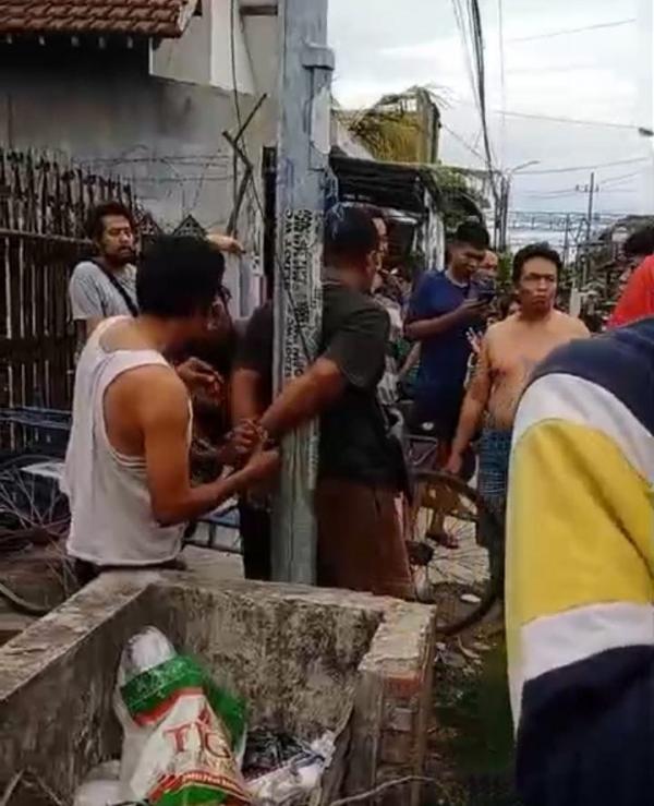 Kejar Pencuri, Pedagang Gorengan Ringkus Pelaku Pencurian Motor di Sidoarjo