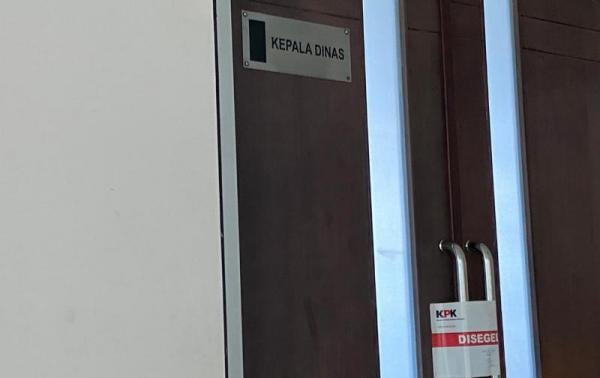 Usai OTT, KPK Segel Ruang Kadis dan Sekretaris PUPR Riau