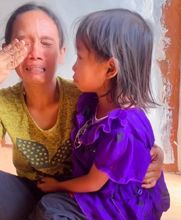 Sambil Menangis, Ibu Ini Tuntut Keadilan atas Dugaan Penganiayaan Anaknya di Sekolah