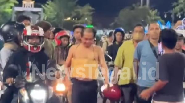 Viral Seorang Pria di Kota Tegal Diarak Warga Diduga Janjikan Loker PT Freeport