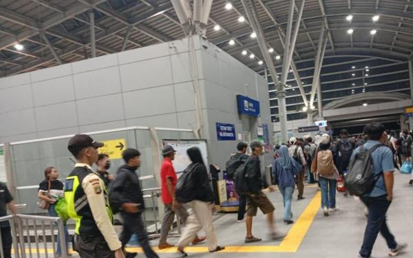 KAI Klarifikasi Oknum Petugas Diduga Usir Ibu Hamil di Stasiun Cikarang, Singgung Jam Nonoperasional