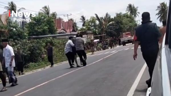 Nyaris Bentrok Gunakan Sajam Dua Kelompok Warga Akhirnya Berdamai di Hadapan Polisi dan TNI