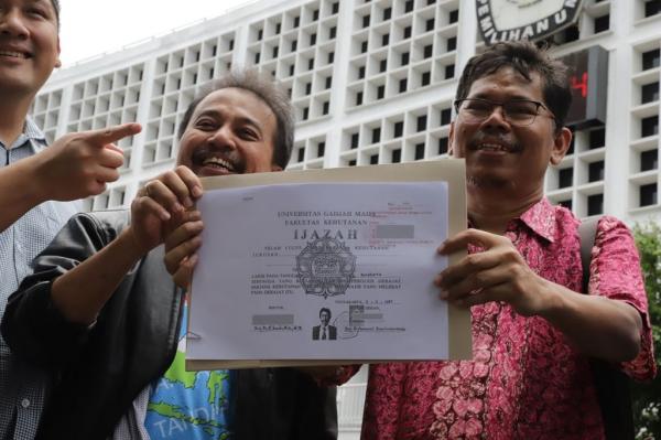 Roy Suryo Cs Tersangka Kasus Fitnah Ijazah Jokowi