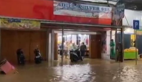 Banjir Bandang Terjang Brebes: Dua Warga Hilang, Ratusan Rumah Terendam