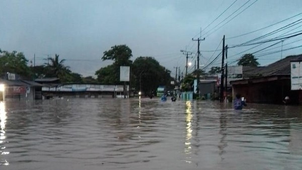 Banjir Rendam 5 Kecamatan di Cilegon, Warga Dievakuasi
