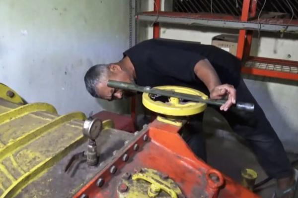 Sucipto, Penjaga Terang dari Lereng Semeru yang Hidupkan Desa dengan Tenaga Air