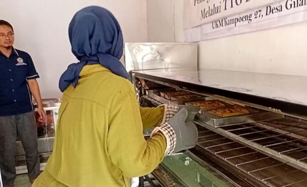 Oven Jumbo Ciptaan Kampus Surabaya Ini Tingkatkan Produksi UMKM Lamongan, Tiap Hari Bisa 1.000 Roti