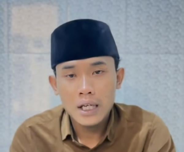 Siapa Gus Elham? Pendakwah Muda yang Viral Usai Cium Anak Kecil Perempuan