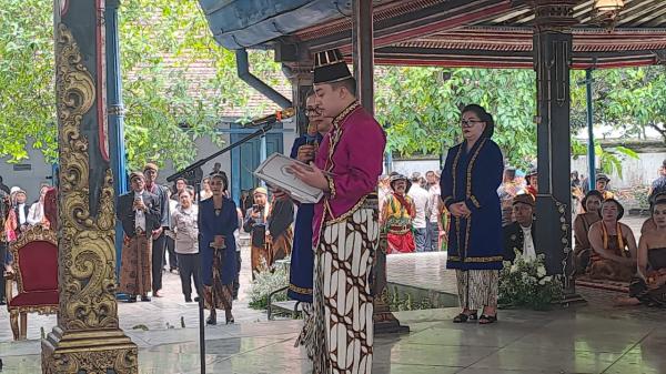 BREAKING NEWS Keraton Surakarta Gelar Jumenengan PB XIV Hamangkunegoro