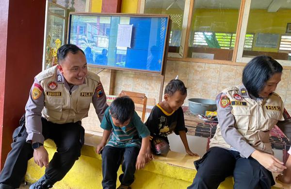 Jateng Selatan Dikepung Bencana, Polda Terjunkan Tim Trauma Healing di 4 Wilayah Terdampak