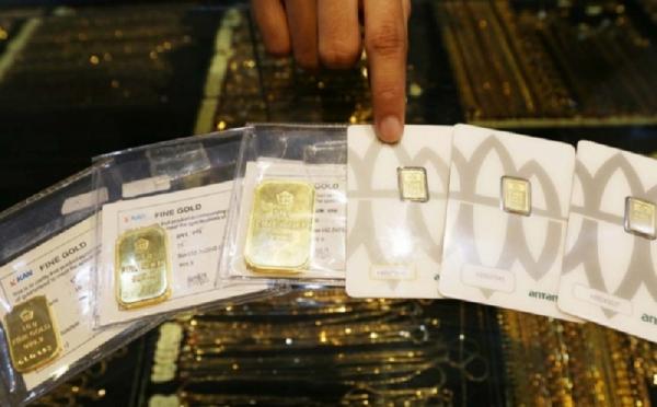 Resmi Turun, Harga Emas Antam Hari Ini Rp2.322.000 per Gram