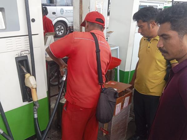 Pastikan Ketersediaan BBM Polres Flotim Sambangi SPBU di Kota Larantuka