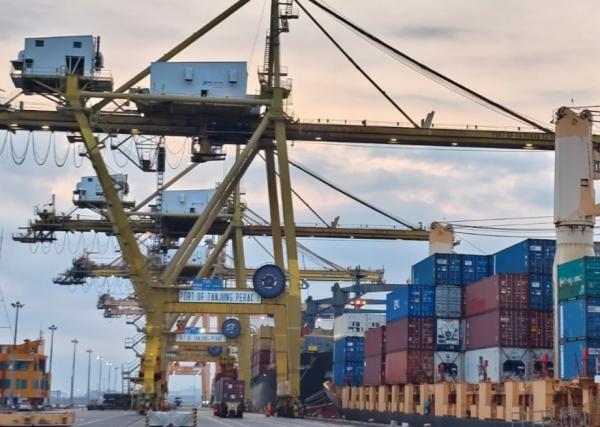 TPS Catat Lonjakan Arus Peti Kemas Internasional, Koreksi Domestik Dipicu Ketidakseimbangan Kapal