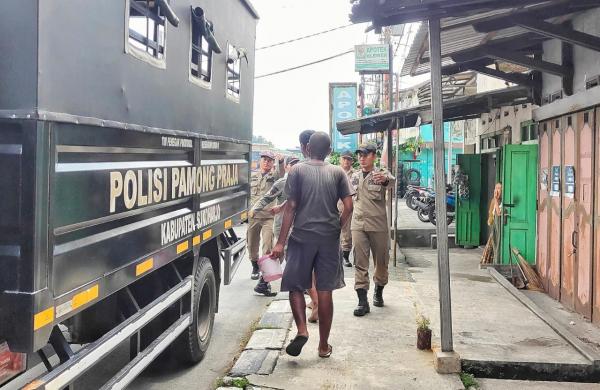 Satpol PP Sukoharjo Gandeng TNI-Polri Gelar Operasi Penertiban di 3 Kecamatan, 15 PGOT Terjaring