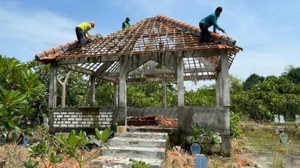 Resahkan Warga, Bangunan Makam Palsu di Kecamatan Turi Lamongan Dibongkar