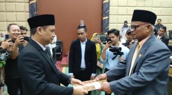 DPRD Pandeglang Gelar Paripurna PAW, Rifqi Rafsanjani Dicopot dan Digantikan Junaedi
