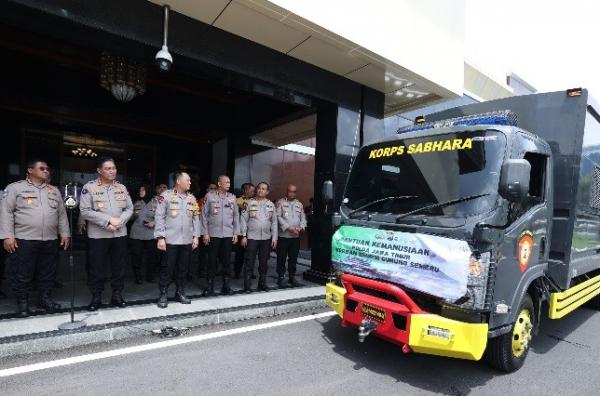 Polda Jatim Kirim Bantuan untuk Warga Terdampak Erupsi Semeru