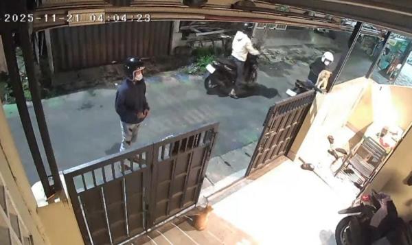Aksi Komplotan Maling di Karawaci Tangerang Terekam CCTV, Hitungan Menit Dua Motor Raib