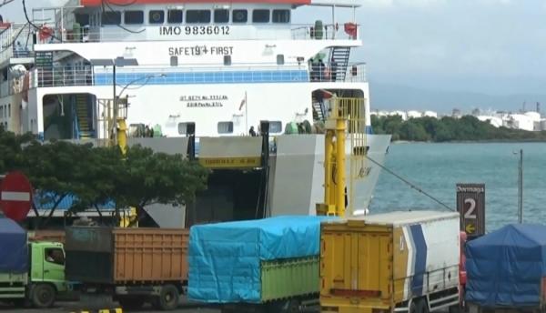 Waspada! Angin Kencang dan  Hujan Deras Berpotensi Ganggu Penyeberangan Merak–Bakauheni